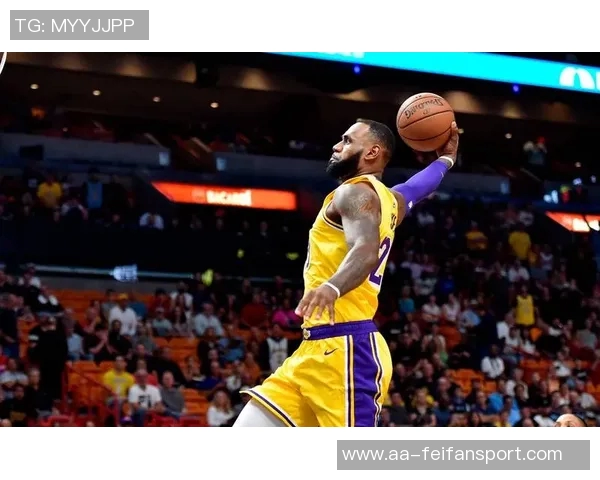 杨毅解读湖人未来策略与詹姆斯续约的真实关系