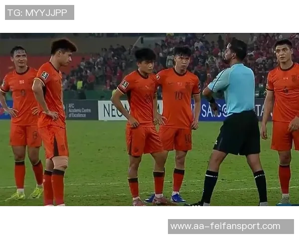 何超手球染黄引争议裁判漏判浙江进攻王钰栋愤怒砸球抗议