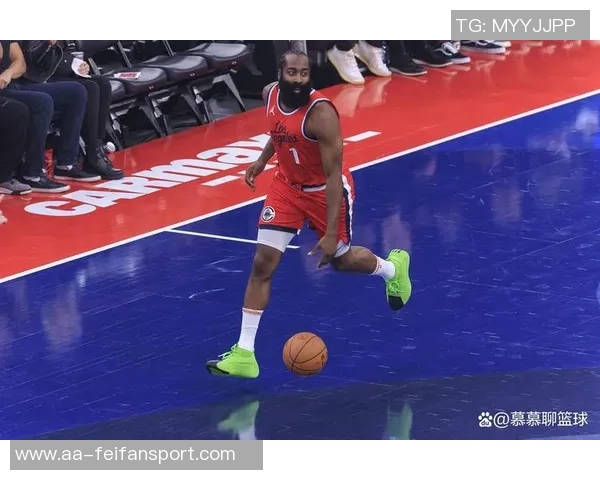 皮尔斯直言哈登得分方式单一强调自己在进攻端的全面性与多样性