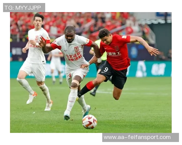 蓉城后卫李扬与海港俱乐部深入接触加盟事宜有望成行