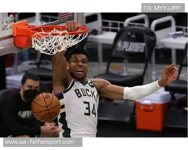 字母哥半场表现惊艳7投6中贡献15分6篮板带领球队打破国王防线 字母哥半场表现惊艳7投6中贡献15分6篮板带领球队打破国王防线