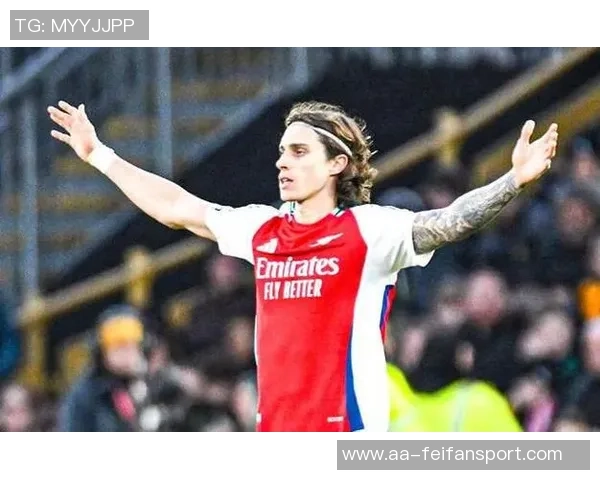 英超官方调查卡拉菲奥里在最佳左后卫中名次如何引发热议